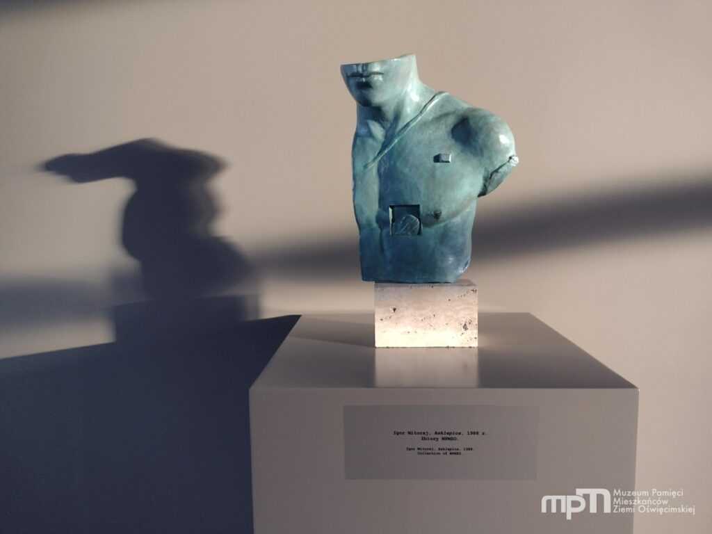 Rzeźba „Asklepios” znajdująca się w zbiorach Muzeum Pamięci Mieszkańców Ziemi Oświęcimskiej