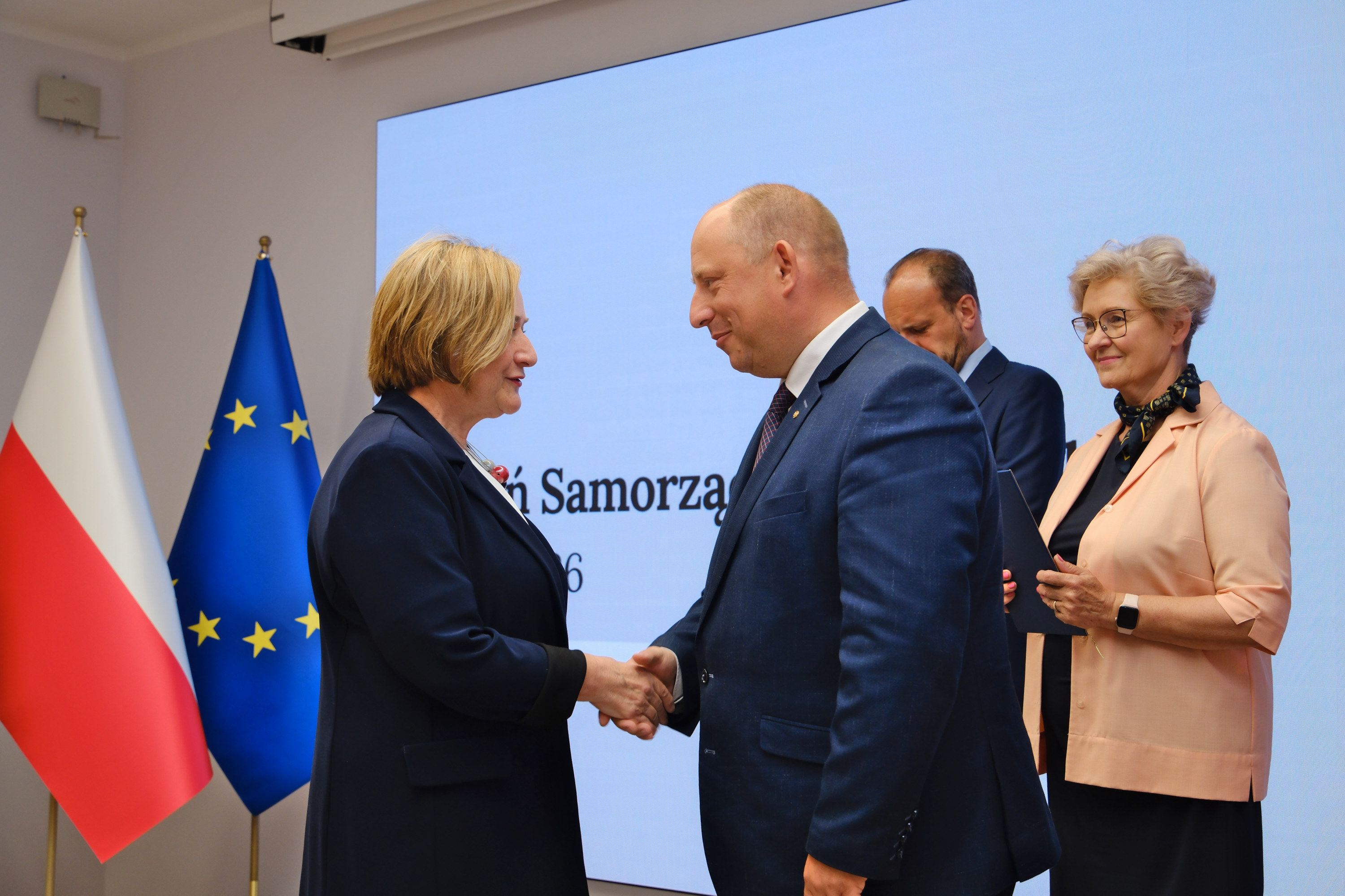 Wojewoda gratuluje pani wicestaroście 