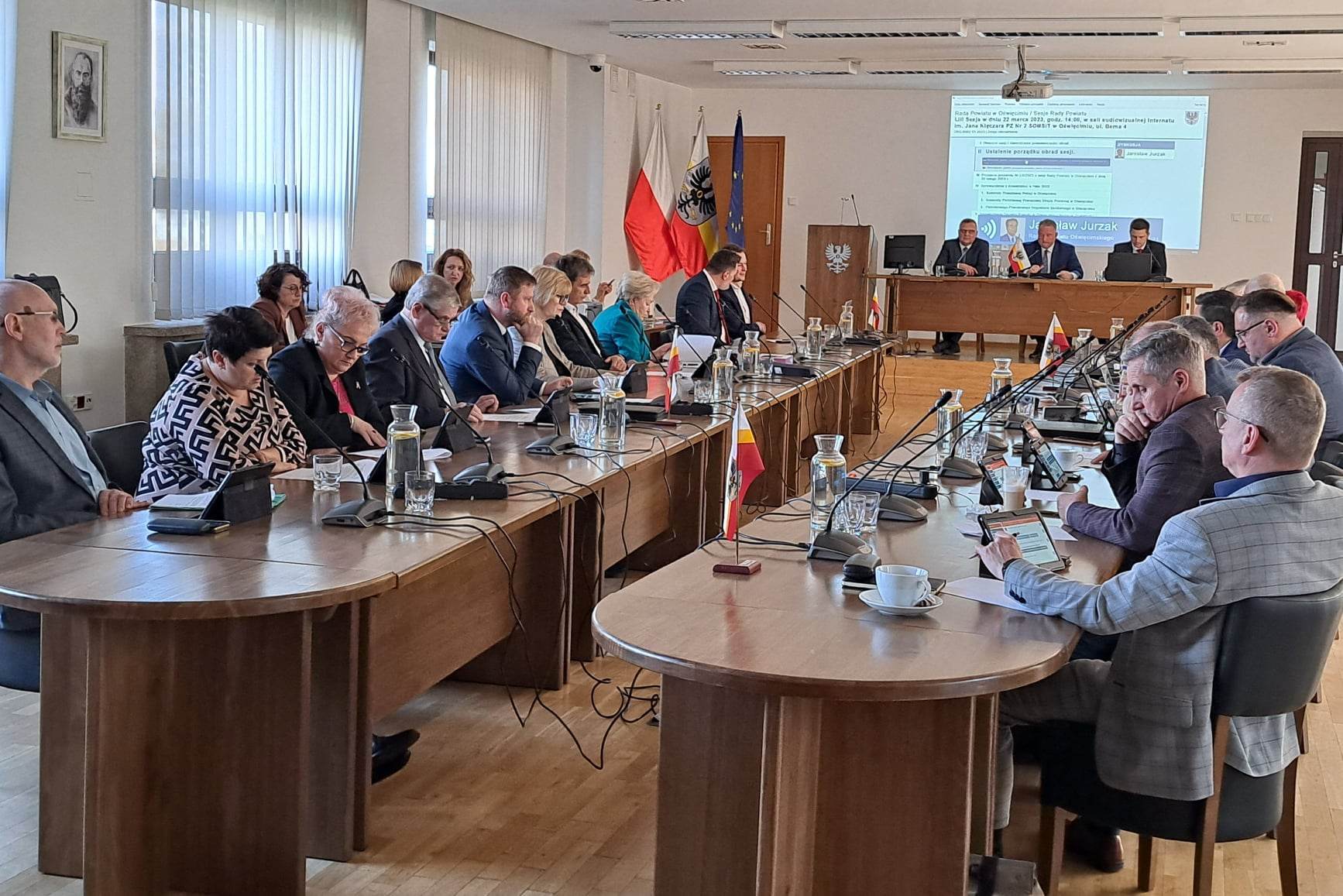Na zdjęciu sala obrad w powiatowym Chemiku, w której odbywa się się Rady Powiatu w Oświęcimiu