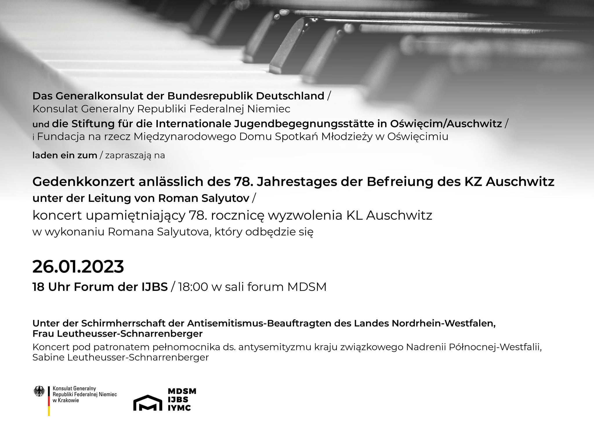 Grafika w formie zaproszenia na koncert niemieckiego pianisty w Domu Spotkań. W tle fragment klawiatury fortepianu.