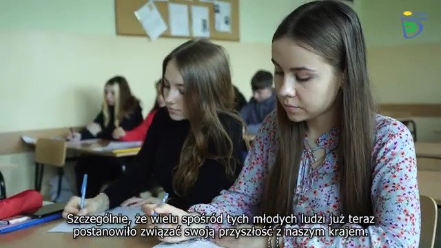 Po olewej stronie grafiki chłopiec z sadzonką drzewa. Obok napis: I Małopolski Dzień dla Klimatu.