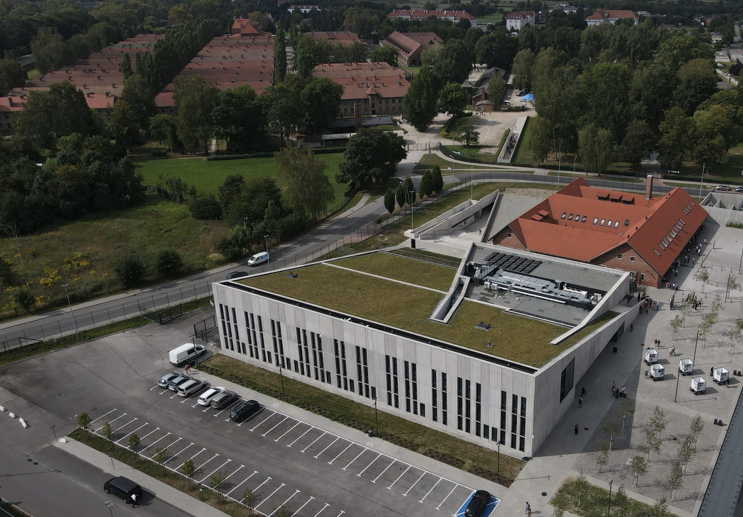 Widok z lotu ptaka na hostel przy Centrum Obsługi Turystów w Oświęcimiu