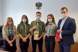 Grupa harcerzy
