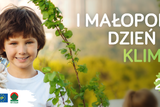 Po olewej stronie grafiki chłopiec z sadzonką drzewa. Obok napis: I Małopolski Dzień dla Klimatu.