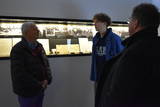 Zwiedzanie Muzeum Żydowskiego przez niemiecką delegację z Dachau.