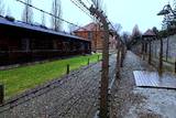 widok na były obóz koncentracyjny Auschwitz