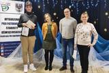 Uczestnicy i jury konkursu.