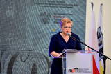 Przemawia dyrektor Muzeum Pamięci Dorota Mleczko.