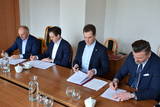 Sygnatariusze porozumienia w sprawie bezpłatnego in vitro dla par z powiatu oświęcimskiego