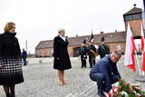 Kwiaty przed Tablicami Pamięci w Brzezince składa delegacja władz Powiatu.