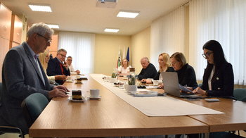 Obraz główny aktualności o tytule Obradowała Powiatowa Rada Rynku Pracy 