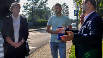 Obraz główny aktualności o tytule Droga powiatowa w Kętach po remoncie 