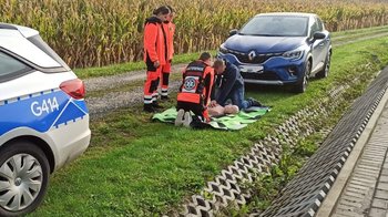 Obraz główny aktualności o tytule „Żyj i ratuj życie!” – wspólna akcja Policji i powiatowej „Szóstki” 