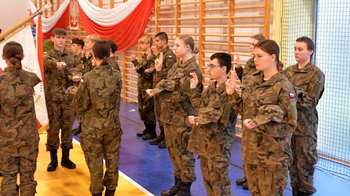Obraz główny aktualności o tytule Uroczystości  niepodległościowe i ślubowanie kadetów 