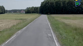 Obraz główny aktualności o tytule Ważny trakt powiatowy na styku dwóch regionów zostanie zmodernizowany (film) 