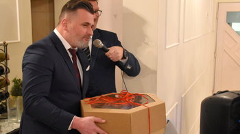 Obraz główny aktualności o tytule Noworoczne życzenia dla nauczycieli 