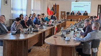 Obraz główny aktualności o tytule Sprzeciw wobec wykorzystywania osoby papieża w walce politycznej 