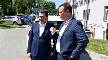 Obraz główny aktualności o tytule Wojewoda pod wrażeniem powiatowych inwestycji 