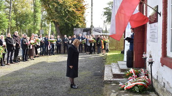 Obraz główny aktualności o tytule Przerażająca zbrodnia, o której nie można zapomnieć 