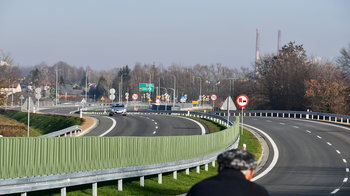 Obraz główny aktualności o tytule Pierwszy odcinek południowej obwodnicy Oświęcimia już przejezdny 
