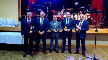 Obraz główny aktualności o tytule Dalekie loty i czołowe lokaty 