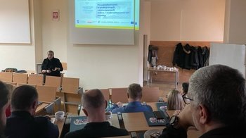 Obraz główny aktualności o tytule Konferencja dla nauczycieli z placówek prowadzonych przez Powiat Oświęcimski 