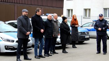 Obraz główny aktualności o tytule Powiat dofinansował zakup radiowozów dla komendy powiatowej i komisariatów 