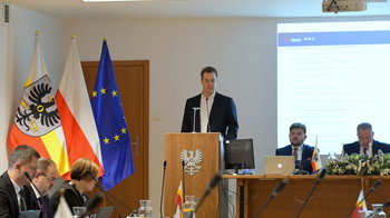 Obraz główny aktualności o tytule Budżet Powiatu Oświęcimskiego na rok 2026 przyjęty! 