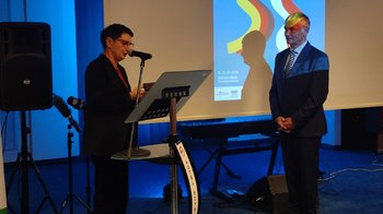 Obraz główny aktualności o tytule Budowniczy mostów pojednania. Nagroda Dialogu dla Leszka Szustera 