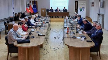 Obraz główny aktualności o tytule Relacja z listopadowej sesji Rady Powiatu w Oświęcimiu 