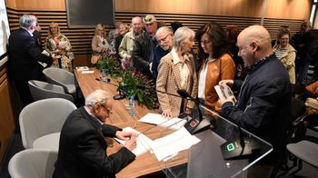Obraz główny aktualności o tytule Muzeum Pamięci otwarło podwoje dla mieszkańców. Promocja albumu Tadeusza Firyczka 