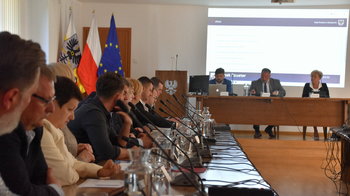 Obraz główny aktualności o tytule Zapowiedź V sesji Rady Powiatu w Oświęcimiu 