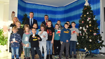 Obraz główny aktualności o tytule Zarząd Powiatu z przedświątecznymi wizytami w placówkach opiekuńczo-wychowawczych 