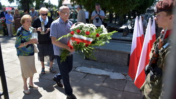 Obraz główny aktualności o tytule Pamięci Polaków okrutnie zamordowanych przez ukraińskich nacjonalistów 