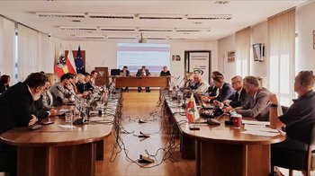 Obraz główny aktualności o tytule Zapowiedź lutowej sesji Rady Powiatu w Oświęcimiu 