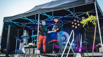 Obraz główny aktualności o tytule Jazz na dachu. Niezapomniane doznania muzyczne i… kulinarne 
