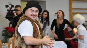 Obraz główny aktualności o tytule Kolędowanie i jasełka w „Promyku” 
