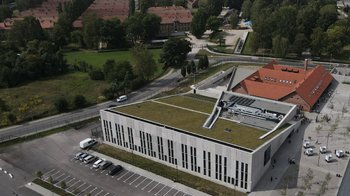 Obraz główny aktualności o tytule Otwarto hostel dla wolontariuszy Miejsca Pamięci Auschwitz 