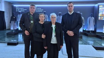 Obraz główny aktualności o tytule Niech pamięć nie będzie ciężarem. Niech stanie się światłem, które prowadzi nas w ciemności 