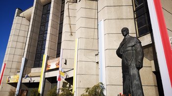 Obraz główny aktualności o tytule 40. rocznica kanonizacji męczennika z Auschwitz, patrona Ziemi Oświęcimskiej 
