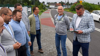 Obraz główny aktualności o tytule Rozbudowano drogę powiatową w Kętach 