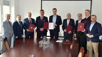 Obraz główny aktualności o tytule Modernizacja kolejnych traktów powiatowych w pięciu gminach 