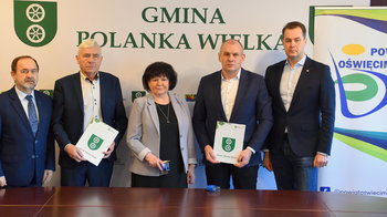 Obraz główny aktualności o tytule Droga powiatowa w Polance Wielkiej z nową nawierzchnią i chodnikiem 