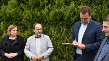 Obraz główny aktualności o tytule Przebudowę drogi powiatowej w Jawiszowicach czas zacząć 