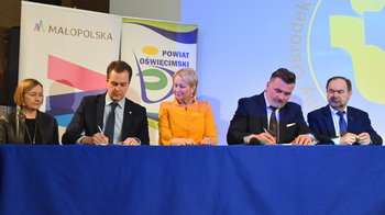 Obraz główny aktualności o tytule Wsparcie samorządu wojewódzkiego dla kluczowej inwestycji Powiatu Oświęcimskiego 