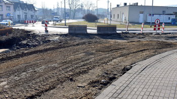 Obraz główny aktualności o tytule Rozpoczęła się przebudowa drogi powiatowej na osiedlu Błonie 