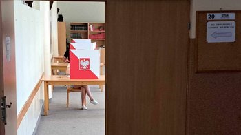 Obraz główny aktualności o tytule „Wybieram Wybory”. Konkurs dla młodzieży ze szkół średnich 