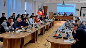 Obraz główny aktualności o tytule Zapowiedź XIII sesji Rady Powiatu w Oświęcimiu 