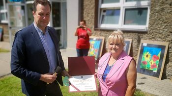Obraz główny aktualności o tytule Wsparcie władz Powiatu dla dzieci niepełnosprawnych 