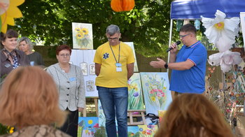 Obraz główny aktualności o tytule Piknik integracyjny Centrum Zdrowia Psychicznego 
